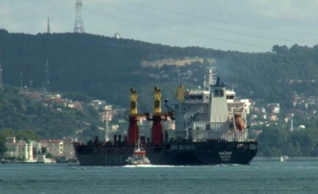 İstanbul’da arızalanan kargo gemisi demir attı