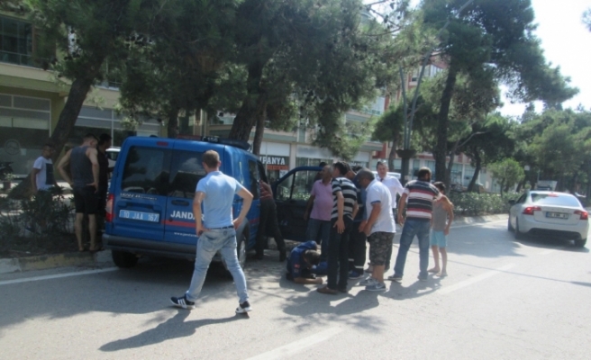 Jandarma aracı kaza yaptı: 2 yaralı