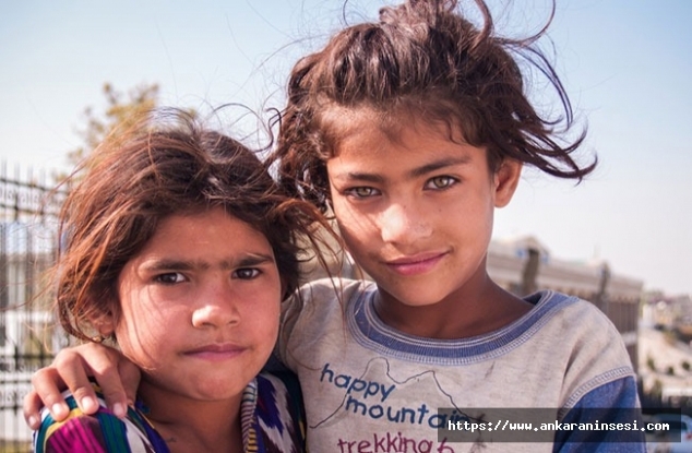 Yunan adalarındaki mülteci çocukların gelecekleri çalınıyor