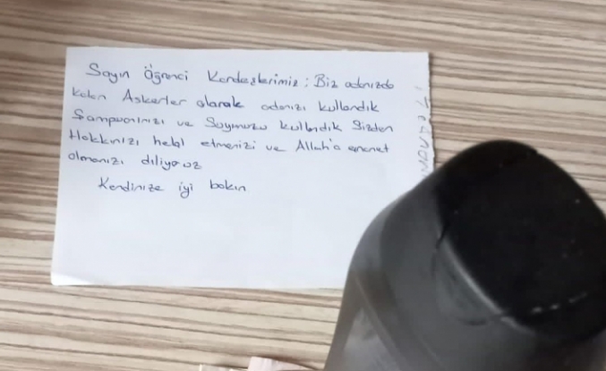 Askerlerden öğrencilere 'Hakkınızı helal edin' notu