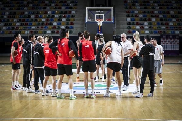A Milli Kadın Basketbol Takımı, Slovakya maçı hazırlıklarına başladı