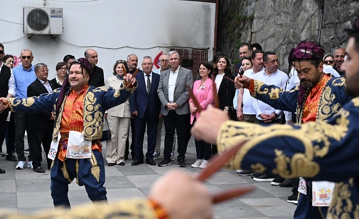 ROTA OLUŞTURULUYOR: TARİHİ İPEK YOLU YENİDEN HAYAT BULUYOR  İPEK YOLU ROTASI İÇİN UNESCO’YA BAŞVURULACAK