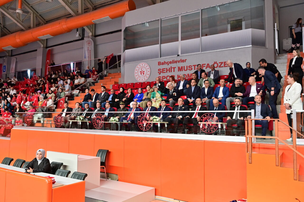 İSTANBUL, – BAHÇELİEVLER Belediyesi tarafından 19 Mayıs Atatürk’ü Anma, Gençlik