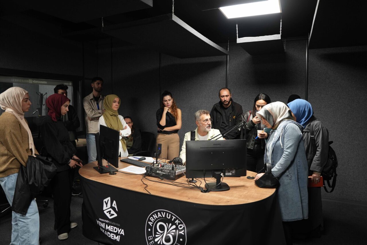 İSTANBUL, – ARNAVUTKÖY Belediyesi bünyesinde faaliyet gösteren Yeni Medya Akademisi,