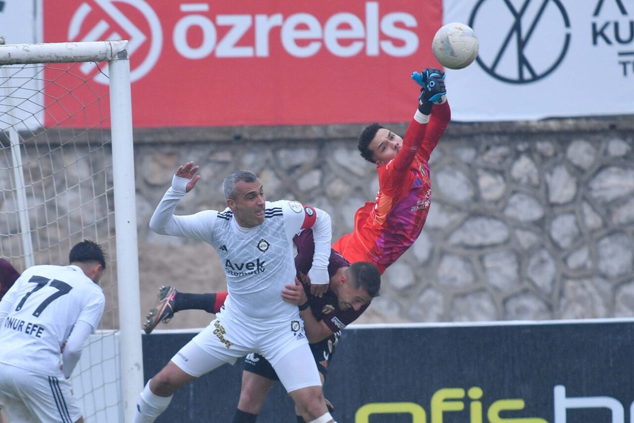 İZMİR, – 3’üncü Lig 2’nci Grup’ta mücadele edecek Altay, yeni