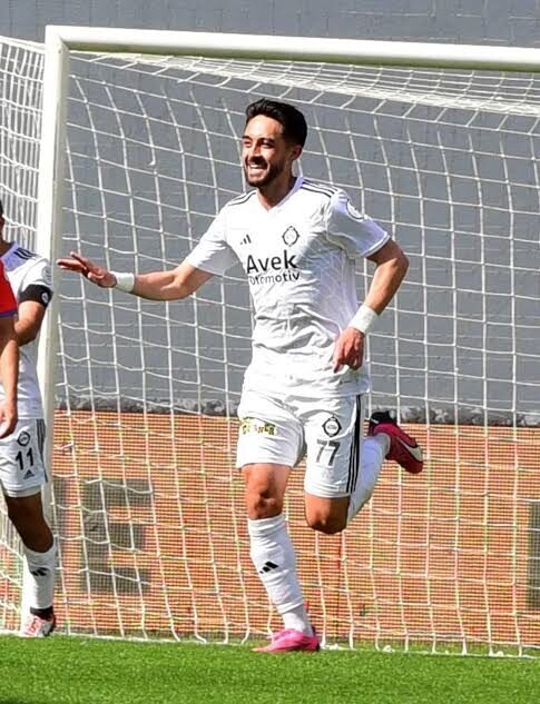 İZMİR, – 3’üncü Lig 2’nci Grup ekiplerinden Altay’da sözleşmesi biten