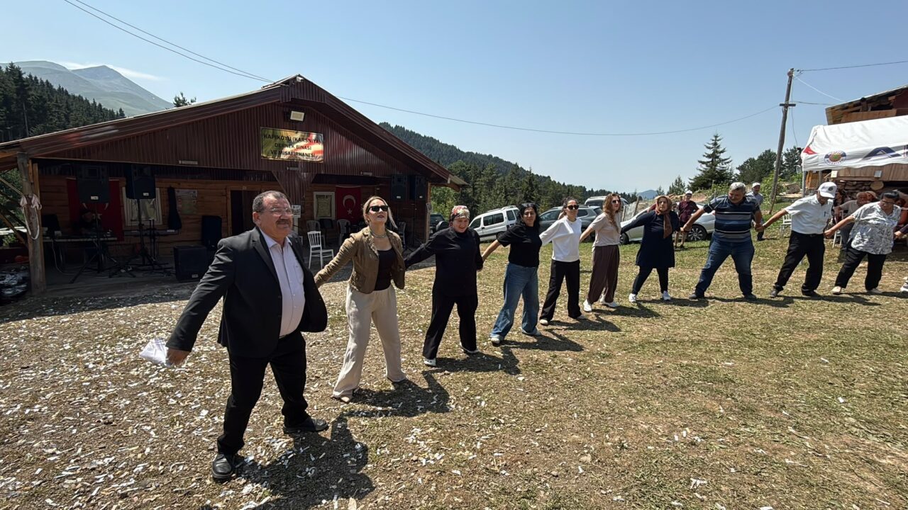 Nurbay USTA/ARDANUÇ (Artvin), – ARTVİN’in Ardanuç ilçesinde düzenlenen Kapıköy Acı