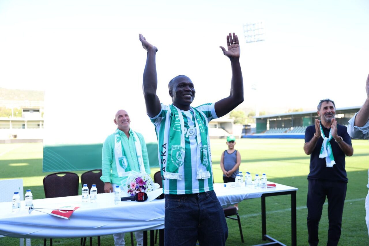 Fırat AKAY/BODRUM(Muğla), – TECRÜBELİ futbolcu Vincent Aboubakar, Bodrum FK kadrosuna