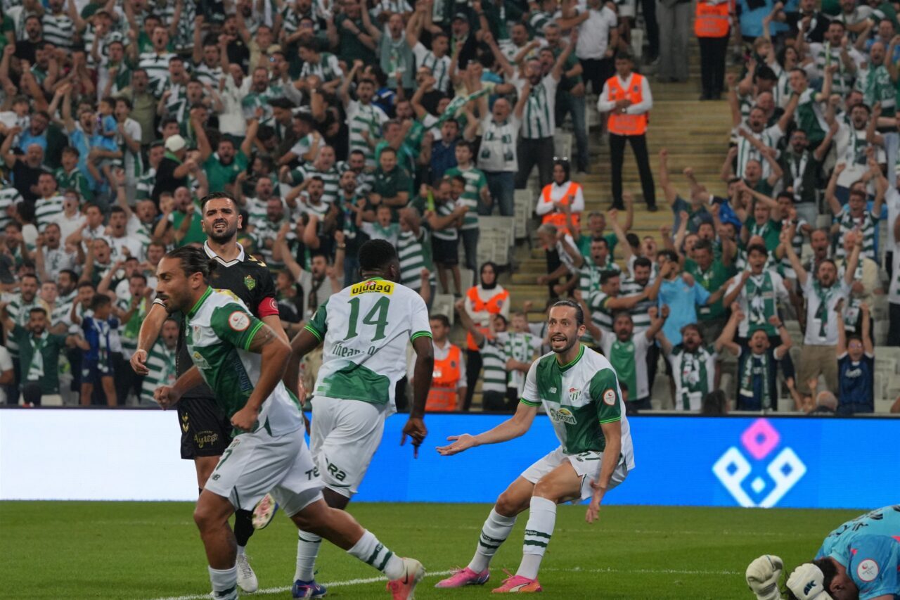 Hasan BOZBEY- Ebru VARDAR / BURSA, STAT: Bursa Atatürk Spor