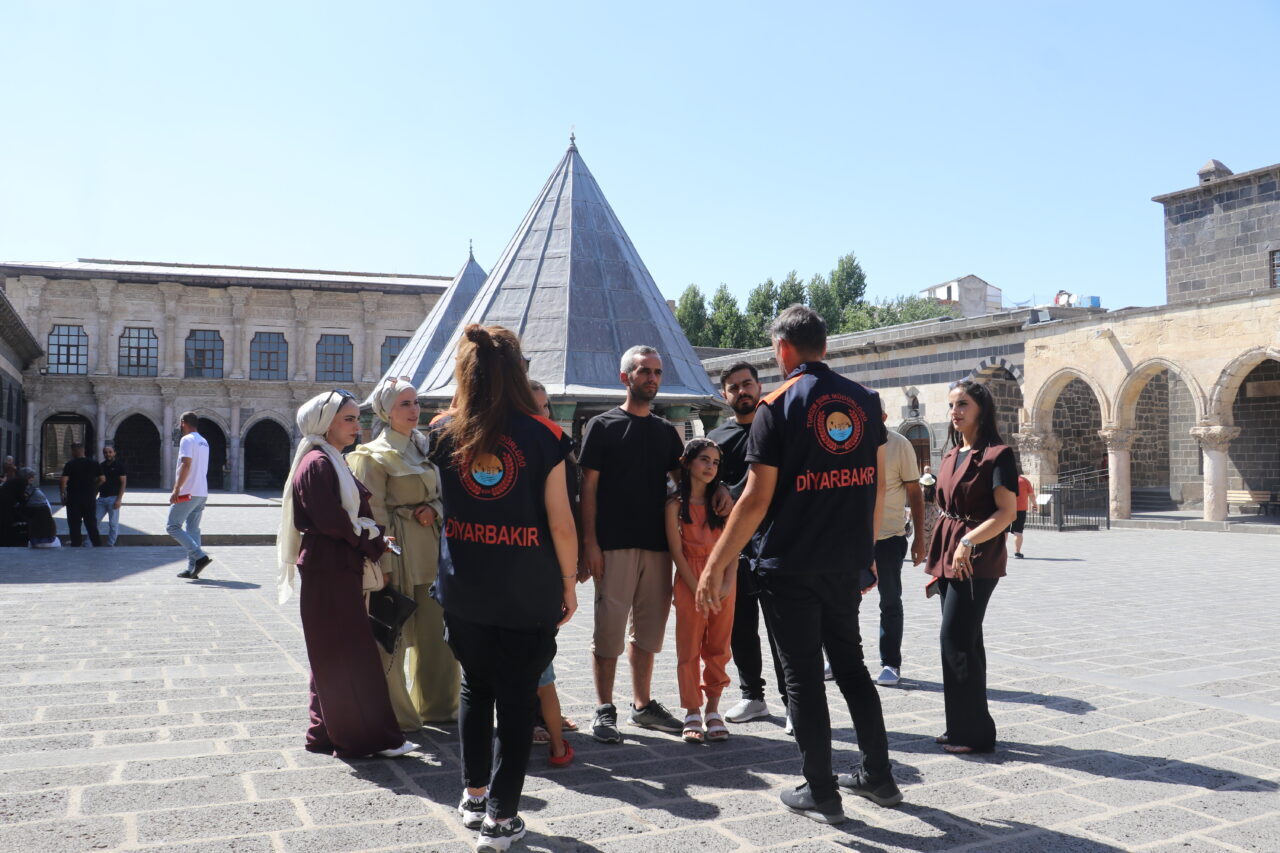 Gıyasettin TETİK-Selim KAYA/DİYARBAKIR, – DİYARBAKIR Kültür ve Turizm İl Müdürlüğü