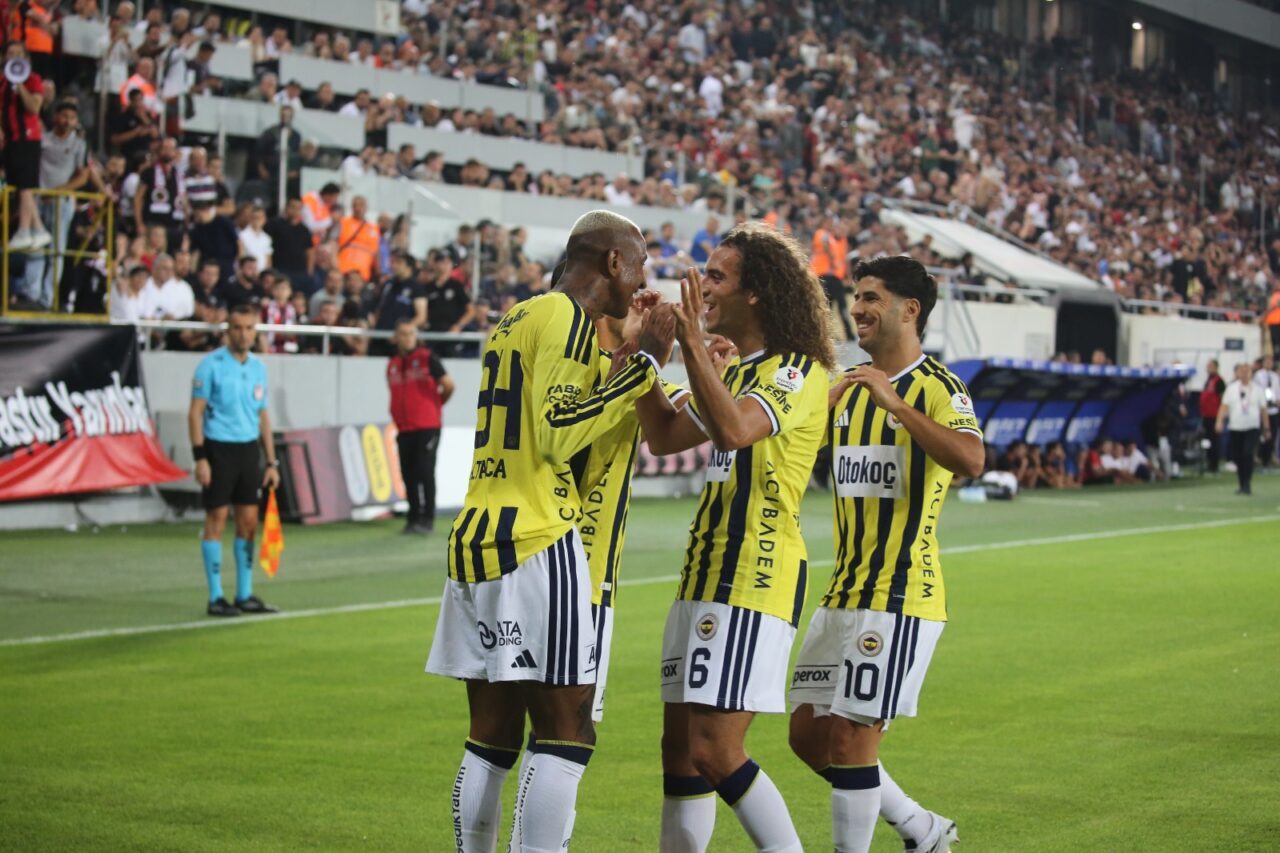 Doğukan DEMİRKIRDI / LYON (Fransa), – FENERBAHÇE, UEFA Şampiyonlar Ligi’nde