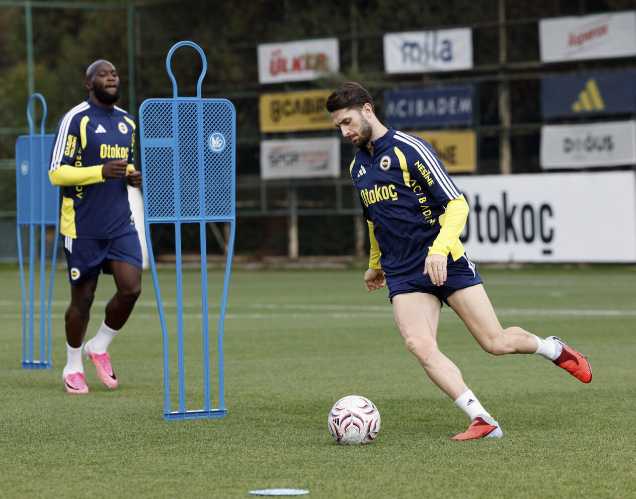 İSTANBUL, – FENERBAHÇE, Süper Lig’in 3’üncü haftasında oynayacağı Samsunspor maçının