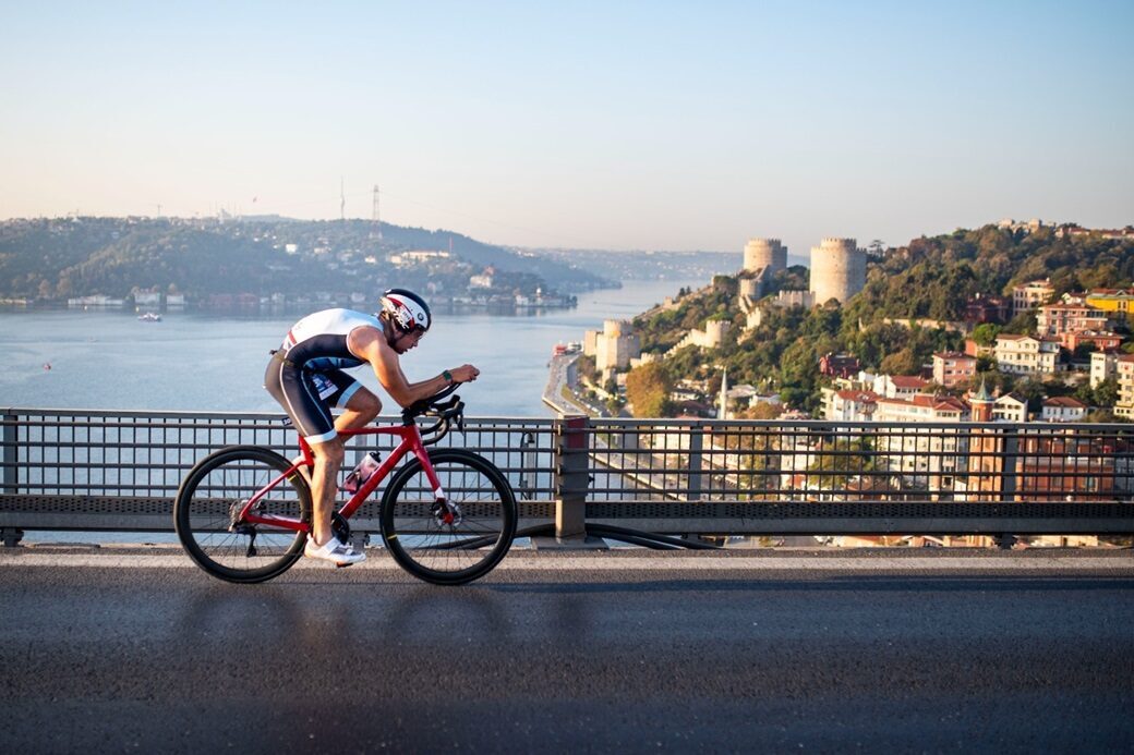 İSTANBUL, – KITALARARASI triatlon organizasyonu olma özelliği taşıyan İstanbul Boğaziçi