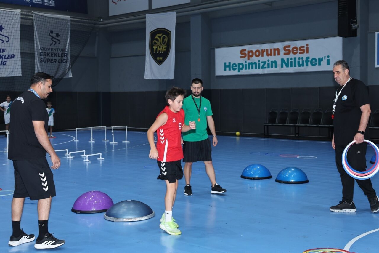 Özgül ATABEY/ BURSA, – NİLÜFER Belediyespor ve Türkiye Hentbol Federasyonu