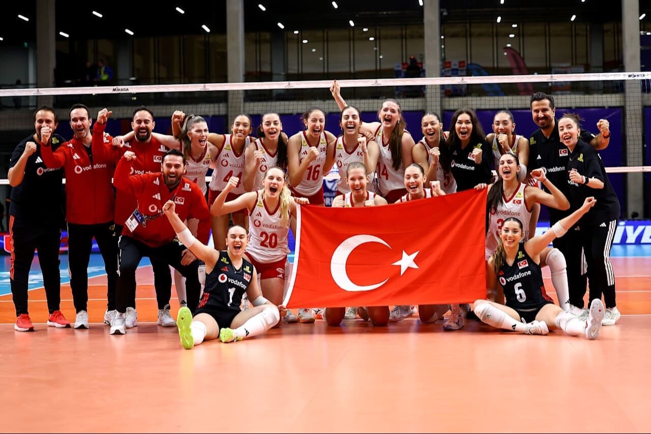 İSTANBUL, – TÜRKİYE 17 Yaş Altı Kız Milli Voleybol Takımı,