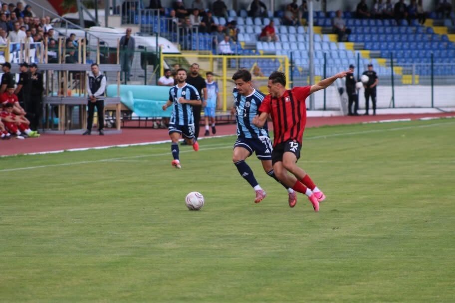 İZMİR, – TFF 3’üncü Lig 2’nci Grup temsilcilerinden Uşakspor, sezon
