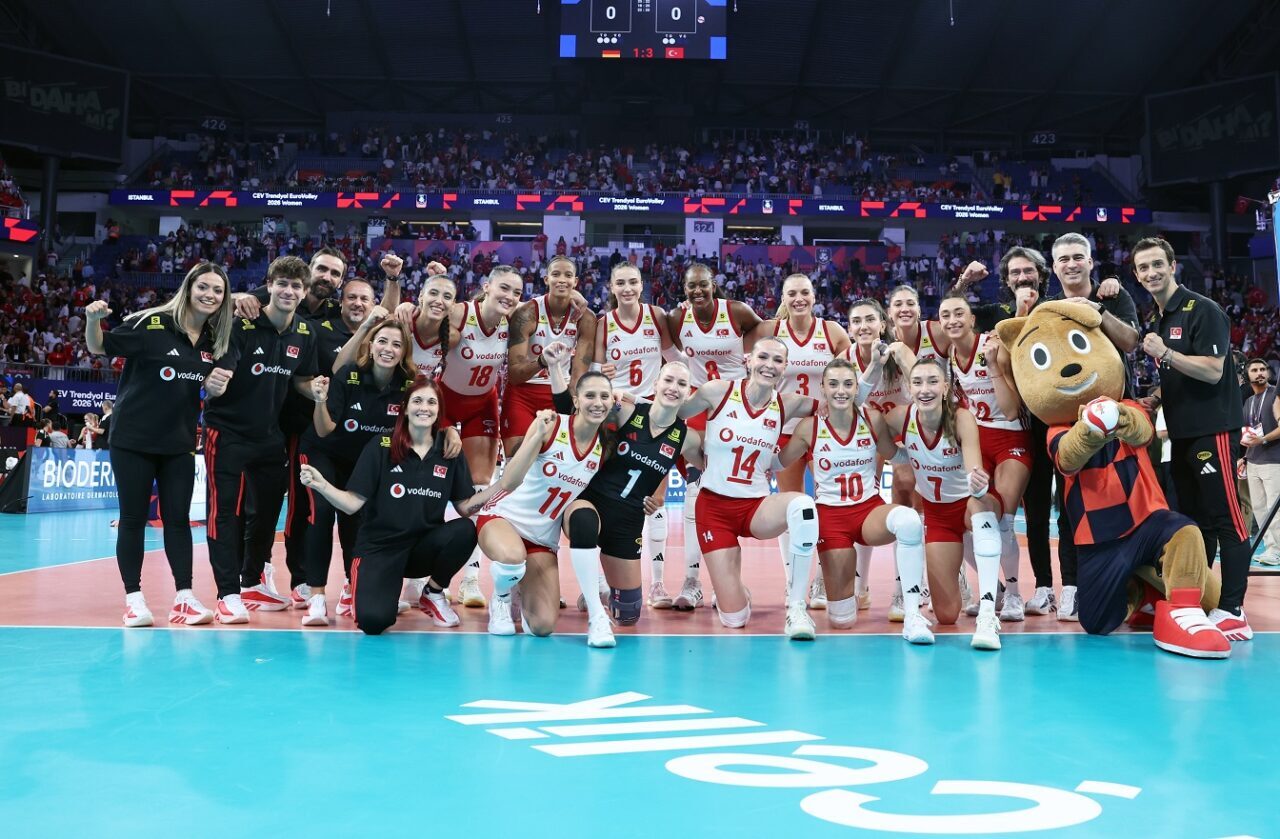 Almanya – Türkiye: 1-3 İSTANBUL, – SALON: Sinan Erdem HAKEMLER: