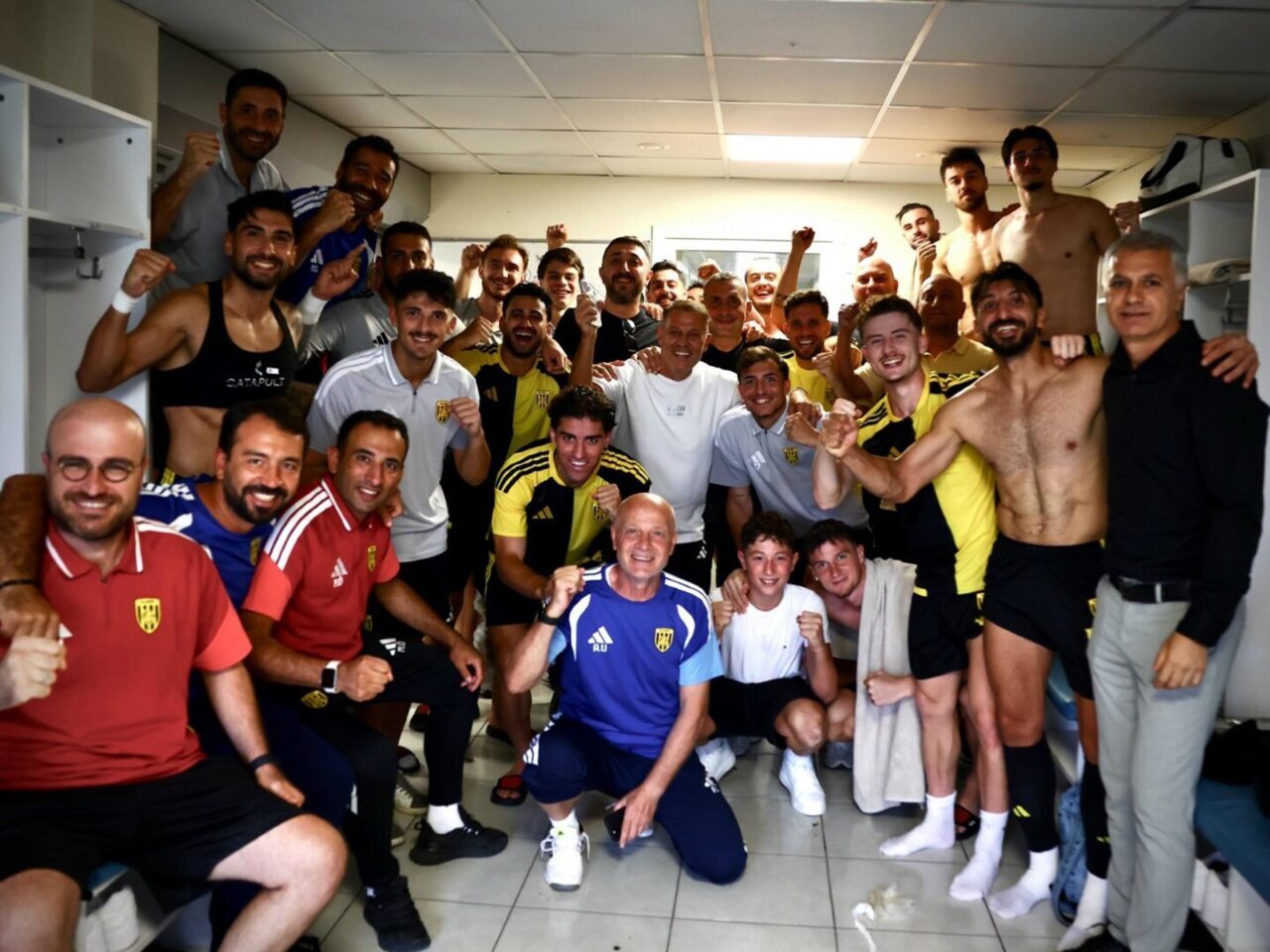 İZMİR, – 2’nci Lig Beyaz Grup ekiplerinden Aliağa Futbol, 2026-2027
