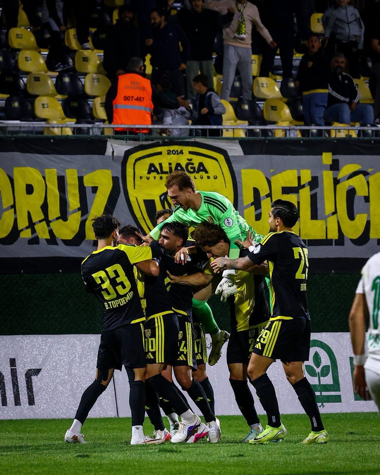 İZMİR, – 2’nci Lig Beyaz Grup’ta önceki hafta deplasmanda Elazığspor’a