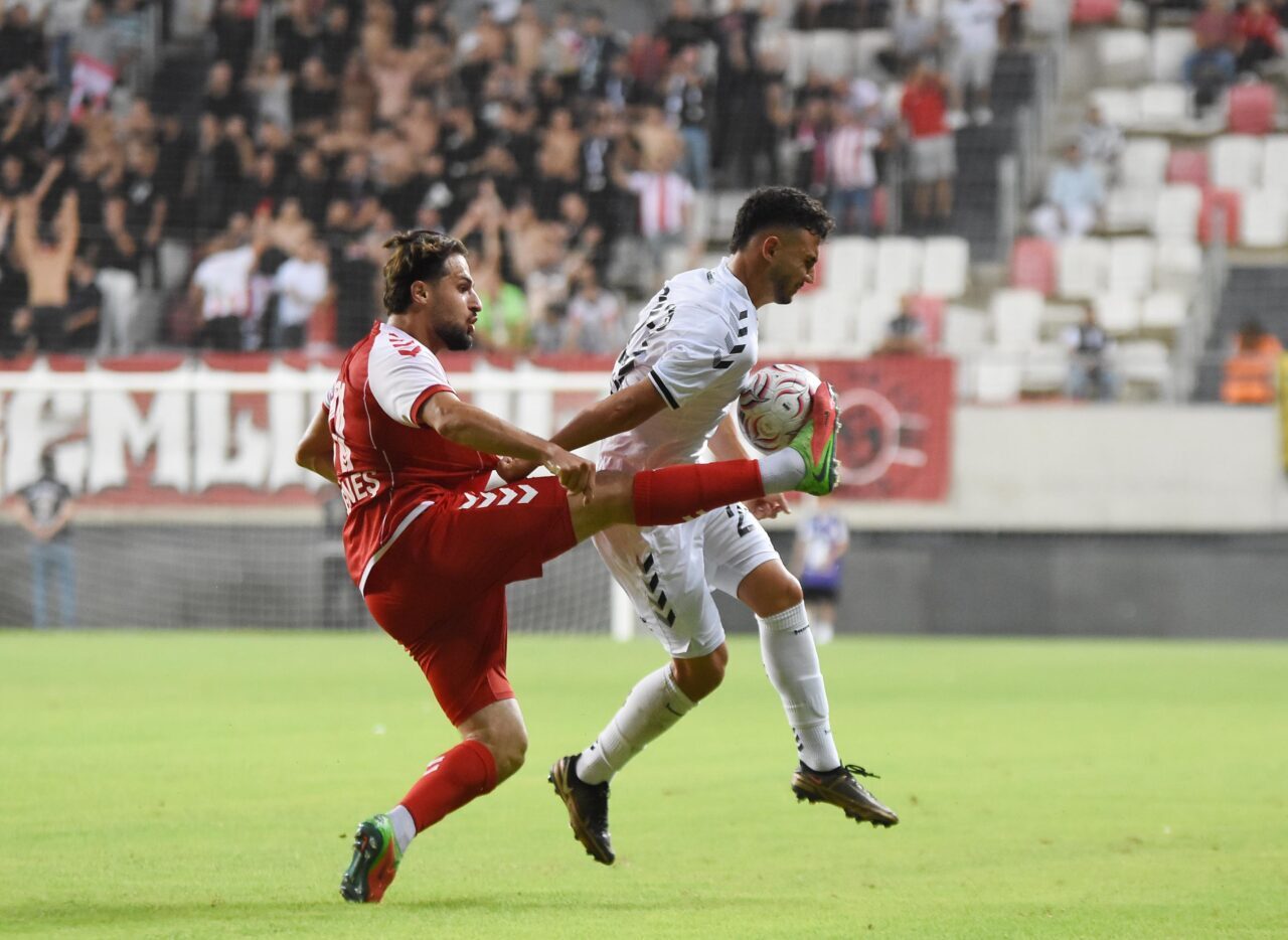 Mustafa KÖPRÜLÜ / İZMİR, – STAT: Alsancak Mustafa Denizli HAKEMLER: