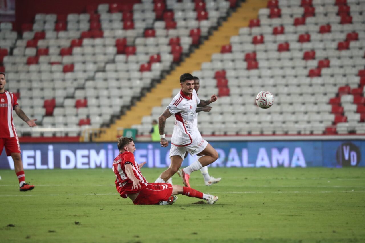 Semih ERSÖZLER/ANTALYA, – TRENDYOL 1’inci Lig’in 6’ncı haftasında Antalyaspor sahasında