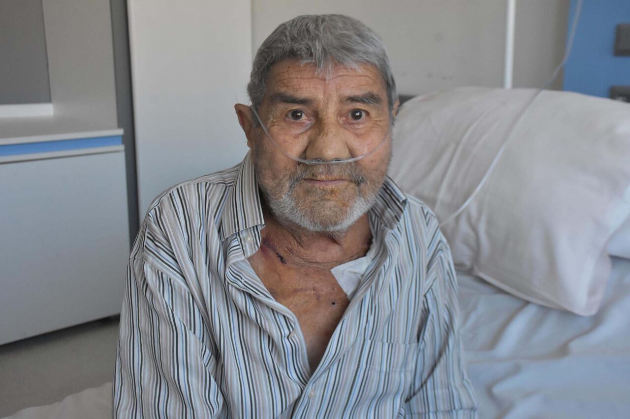 Bacak damarları tıkalı hastaya köprücük kemiğinin altından kalp kapağı takıldı Nevra UÇKAÇ/İZMİR, – İZMİR’de, açık kalp ameliyatı için yüksek riskli