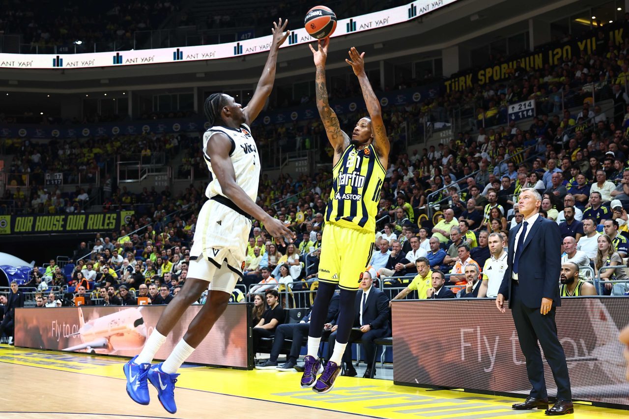 İSTANBUL, – SALON: Ülker Spor ve Etkinlik HAKEMLER: Juan Carlos