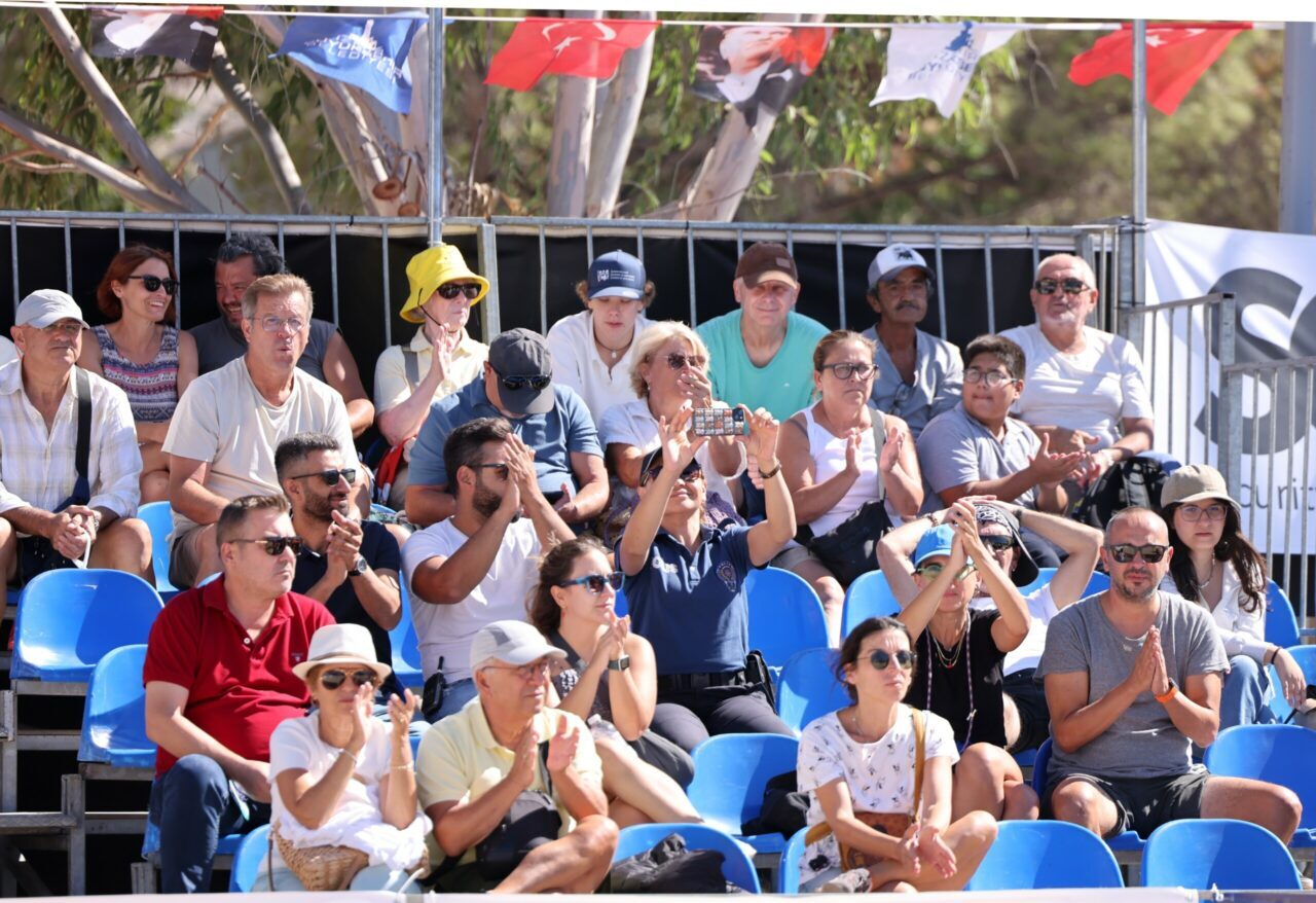 İZMİR, – FOÇA’da düzenlenen 2026 CEV U18 Avrupa Plaj Voleybolu