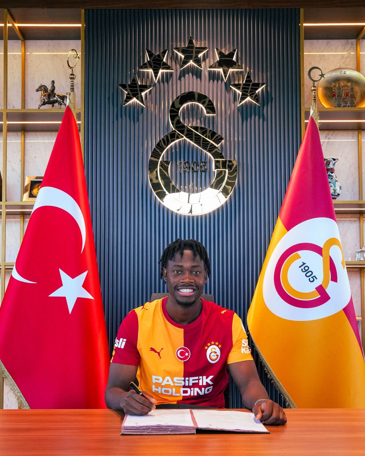 İSTANBUL, – GALATASARAY, Bundesliga ekibi RB Leipzig’de forma giyen 21
