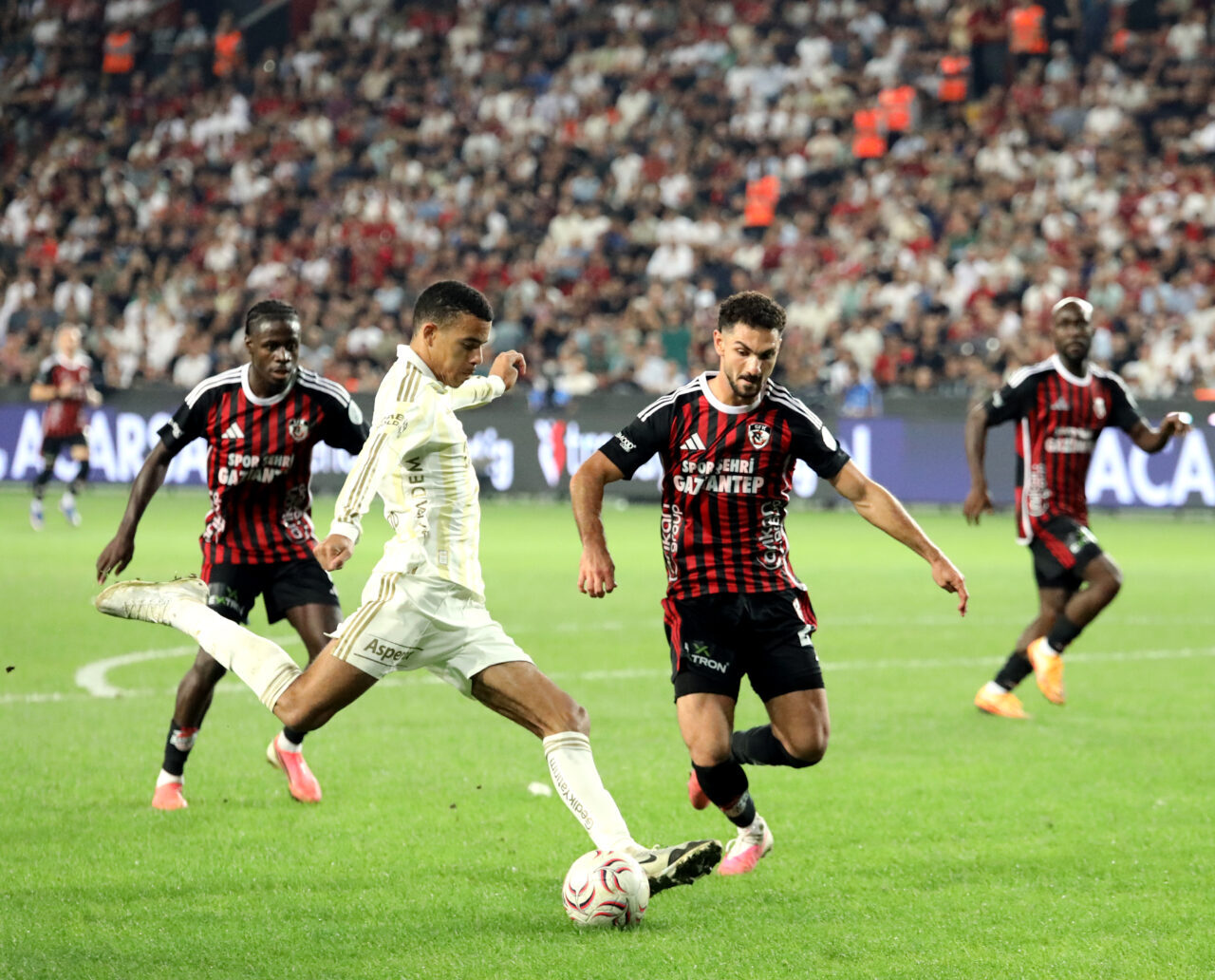 Kadir GÜNEŞ-Ahmet ATMACA-Nuray UZATMAZ-Ömer ŞULUL/GAZİANTEP, – SÜPER Lig’in 5’inci haftasında