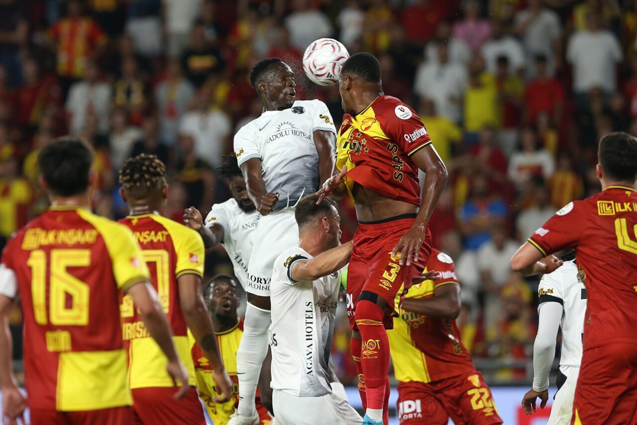 İZMİR, -SÜPER Lig’de ilk 3 maçta 2 yenilgi ve 1