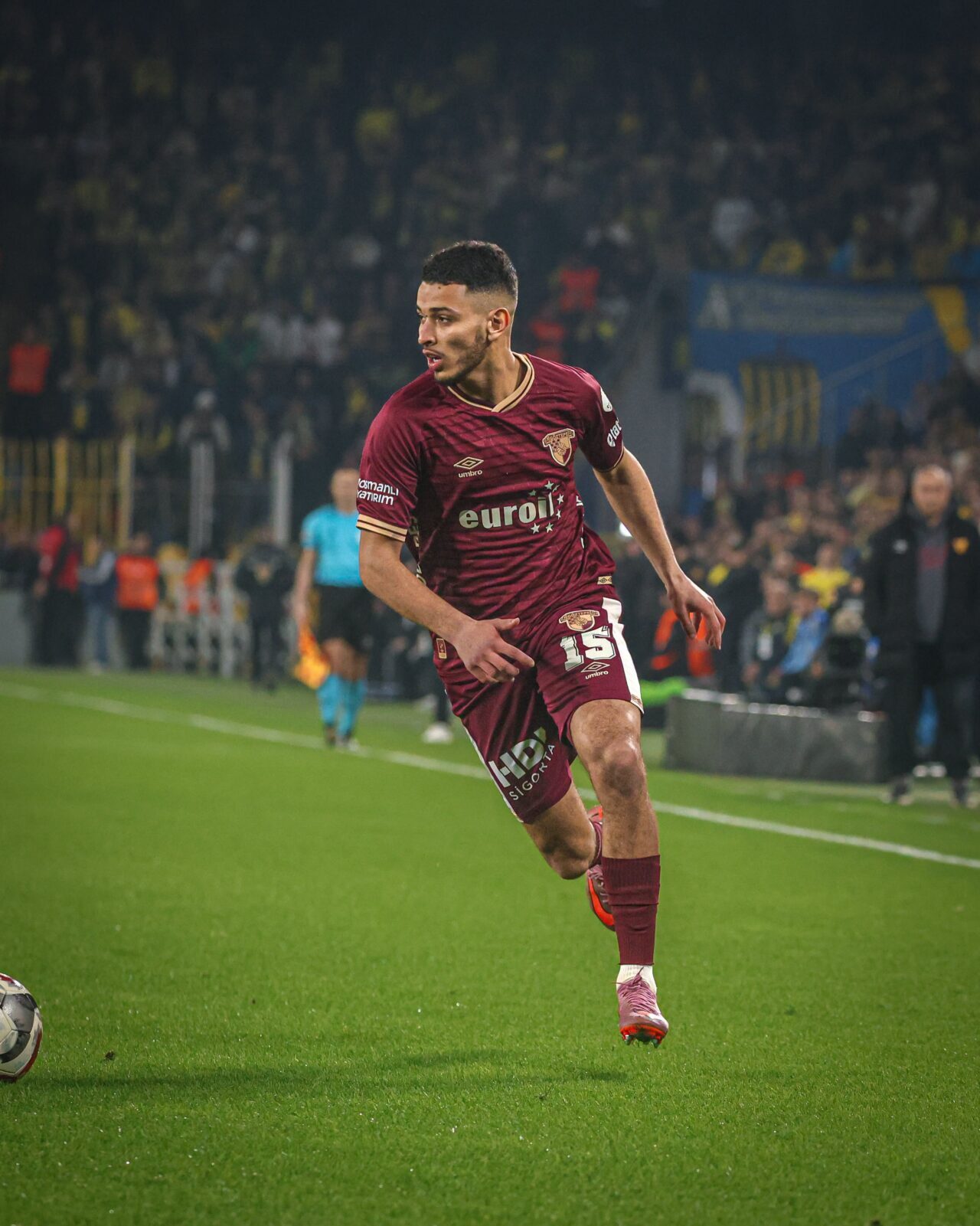 İZMİR, – TRENDYOL Süper Lig’deki İzmir temsilcisi Göztepe, Tunuslu defans