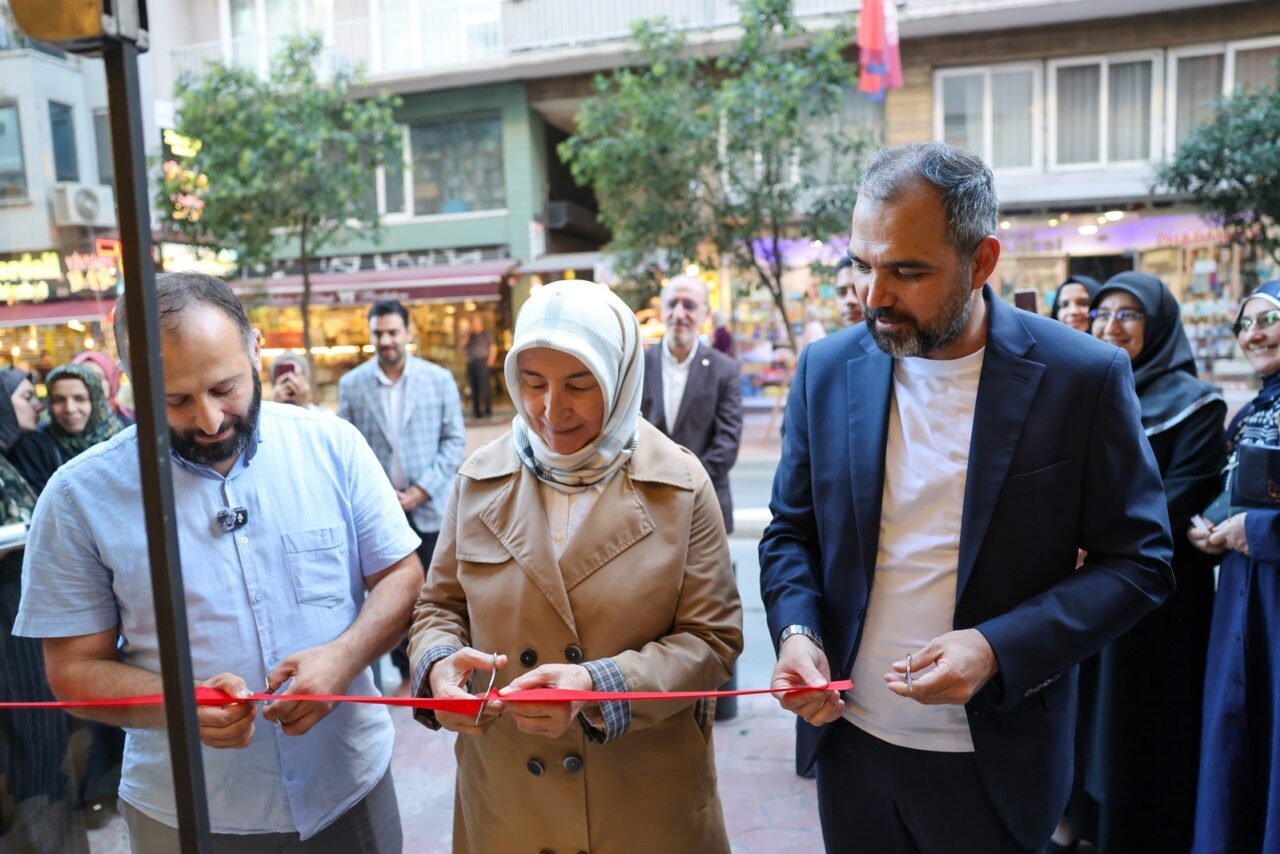 İSTANBUL, – İHH tarafından kurulan İyilik Kültür Sanat Merkezi’nin açılışı