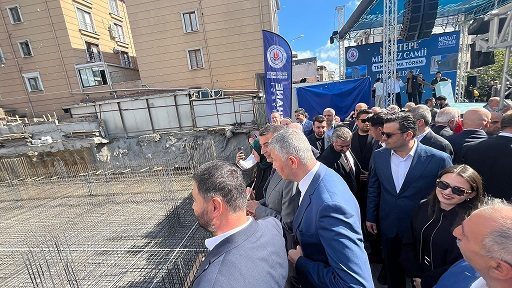 İSTANBUL, – KAĞITHANE’DE riskli yapı tespiti nedeniyle yeniden inşa edilmesine