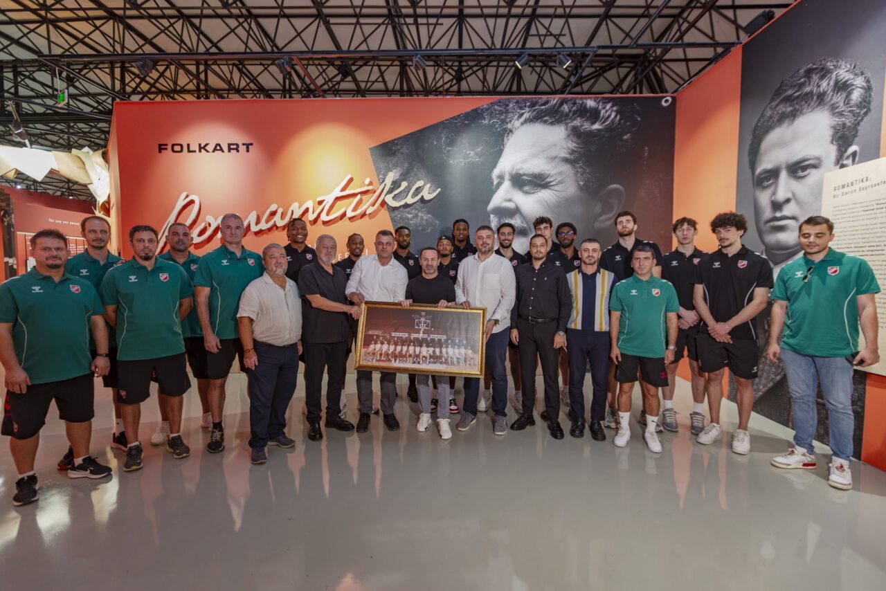 İZMİR, – BASKETBOL Süper Ligi’nde sezona yenilediği kadrosuyla hazırlanan Karşıyaka,