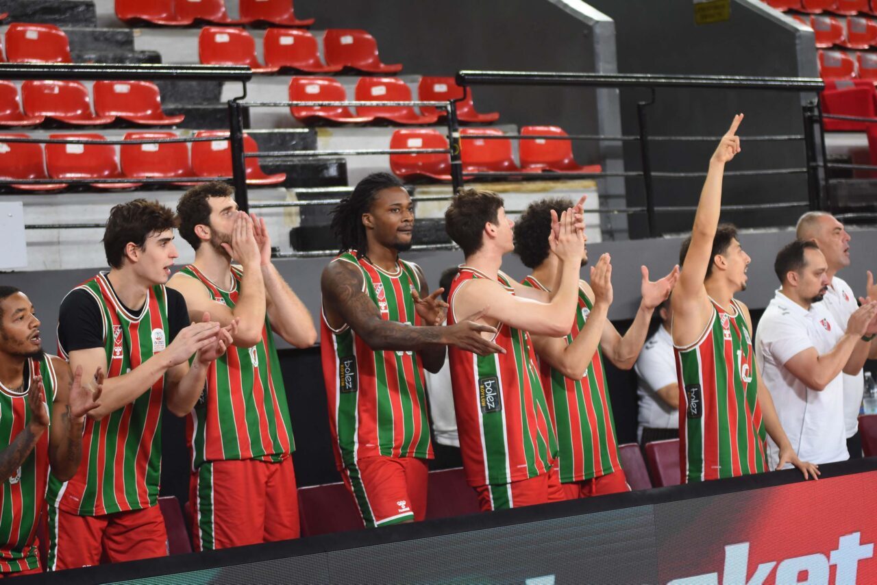 İZMİR, – BASKETBOL Süper Ligi’nde küme düşmeden aralıksız 53’üncü yılını