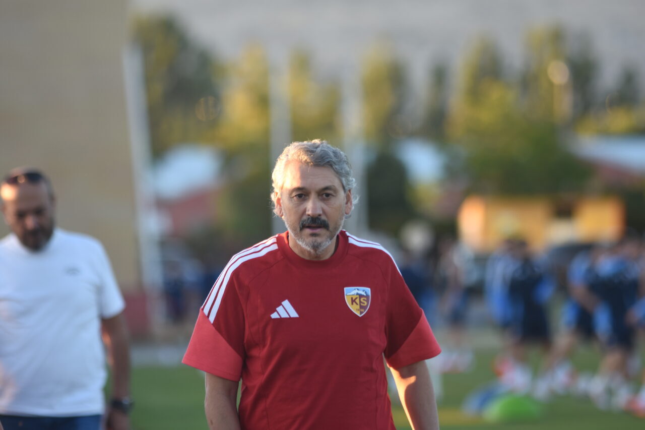 İlyas KAPLAN / KAYSERİ – METRO Holding Kayserispor Teknik Direktörü