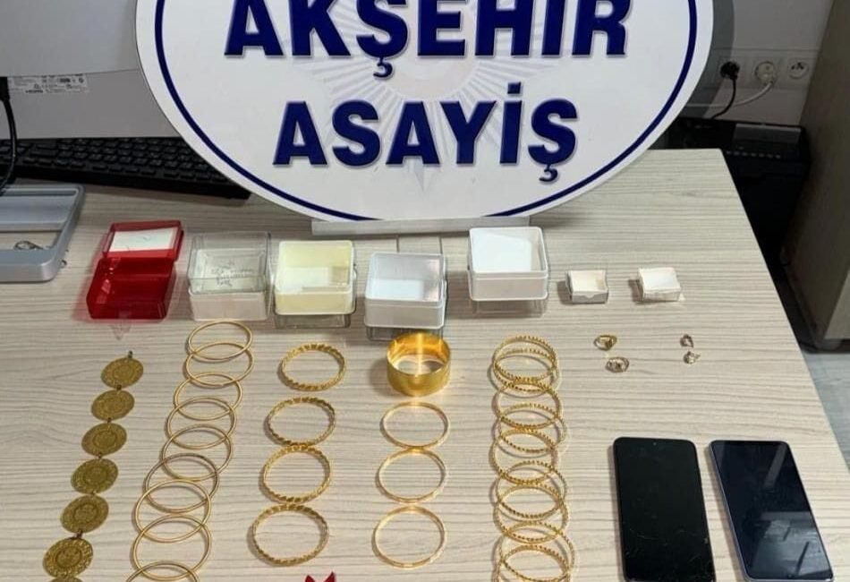 Manisa’da 6 milyon TL’lik dolandırıcılığa 2 tutuklama Evren Şakı/KIRKAĞAÇ (Manisa), – MANİSA’nın Kırkağaç ilçesinde, kendilerini polis olarak