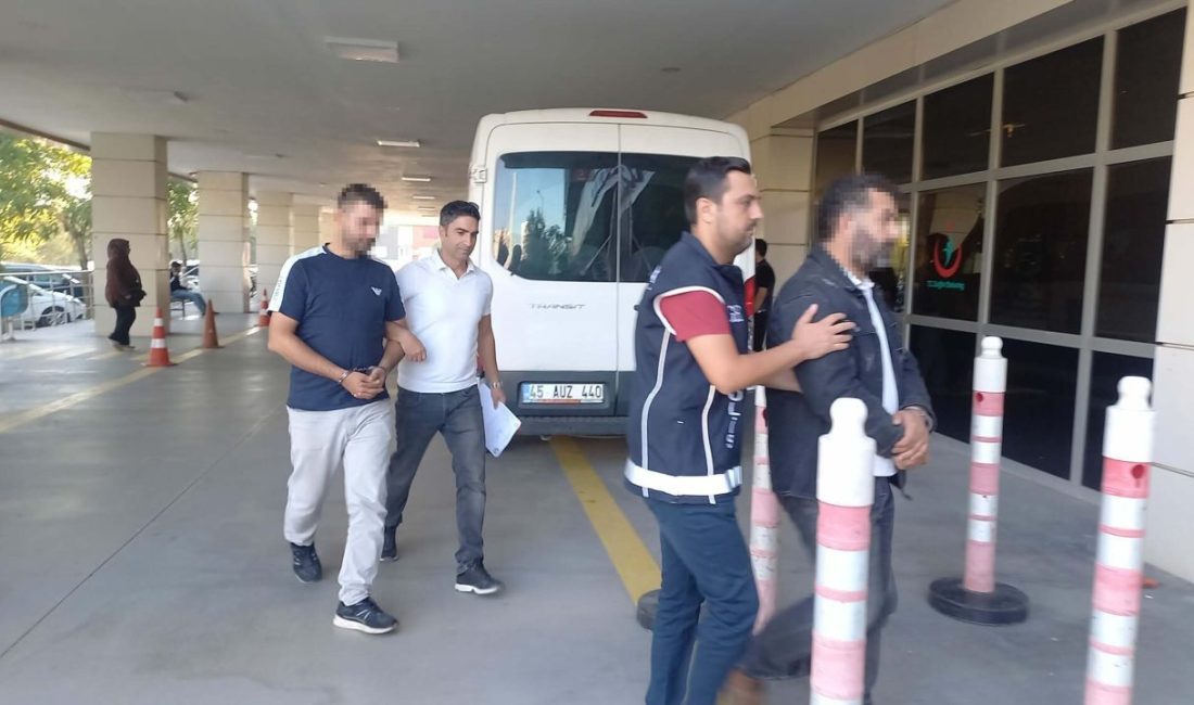 Manisa’da insan kaçakçılığı şüphelisi 2 kişi yakalandı Serkan ÖZCAN/MANİSA, -MANİSA’nın Salihli ilçesinde, Türkiye’ye giriş yasağı bulunan yabancı