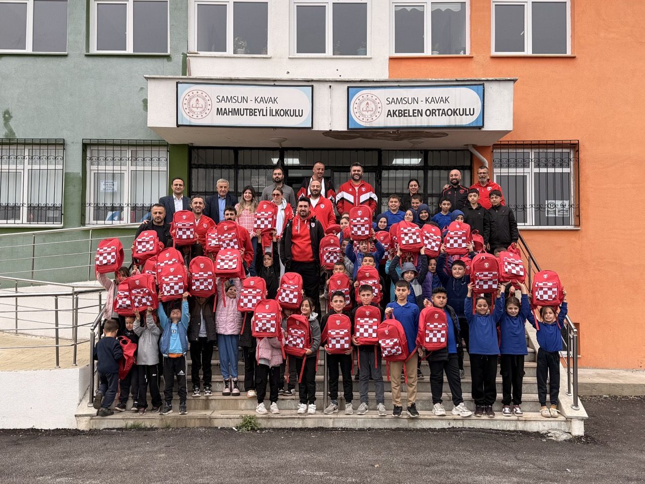 SAMSUN, – SAMSUN’da kırsal mahallelerde eğitim gören çocuklara yönelik düzenlenen