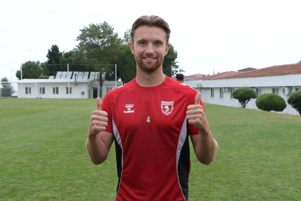 Gökhan İÇKİLLİ / SAMSUN, – SAMSUNSPOR’un İskoç futbolcusu Elliot Watt,