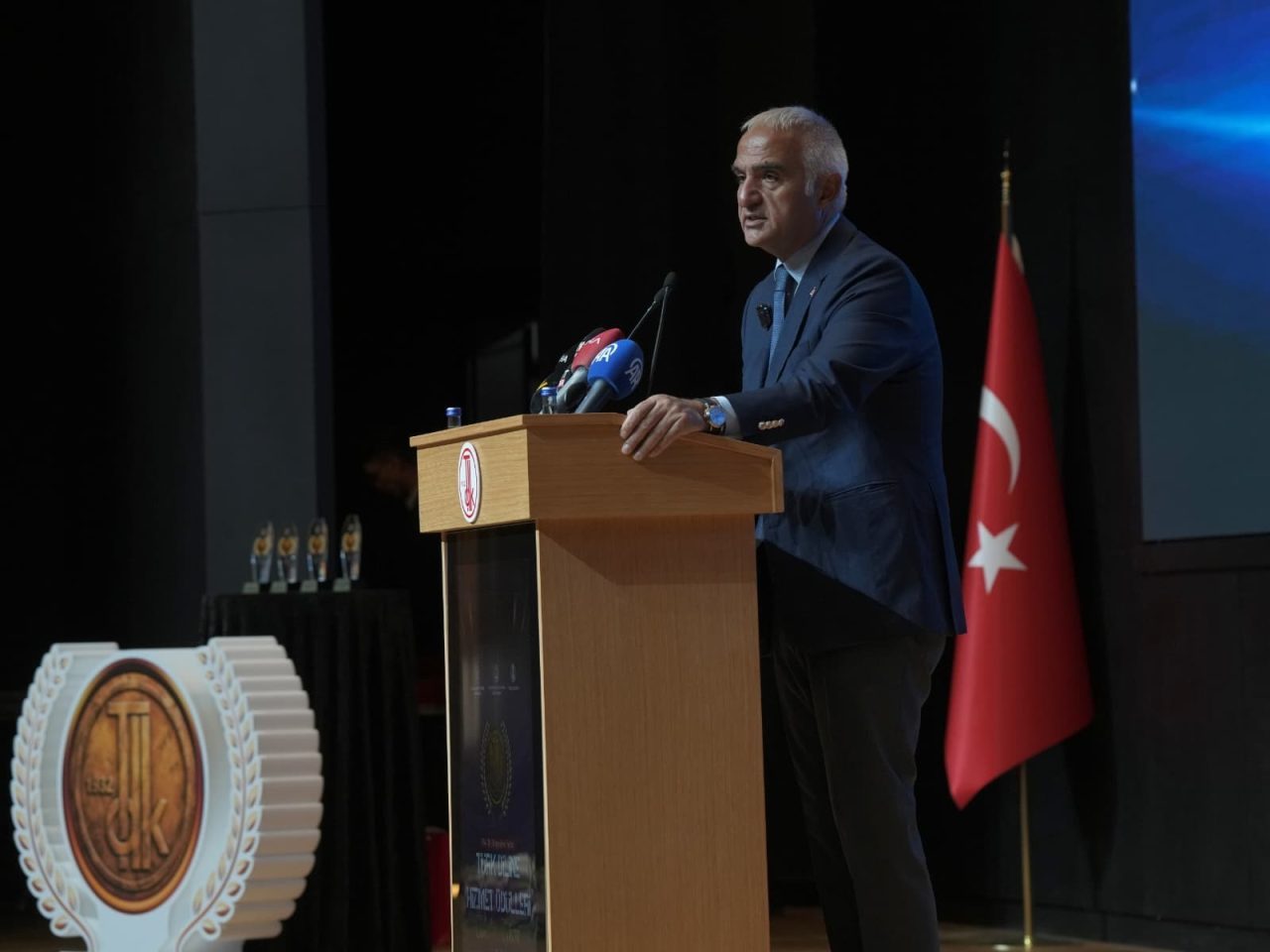 Mert ÇEBİŞCİ-Emirhan YÜZÜGÜLDÜ/ANKARA, – TÜRKÇEYE emek veren bilim, kültür ve