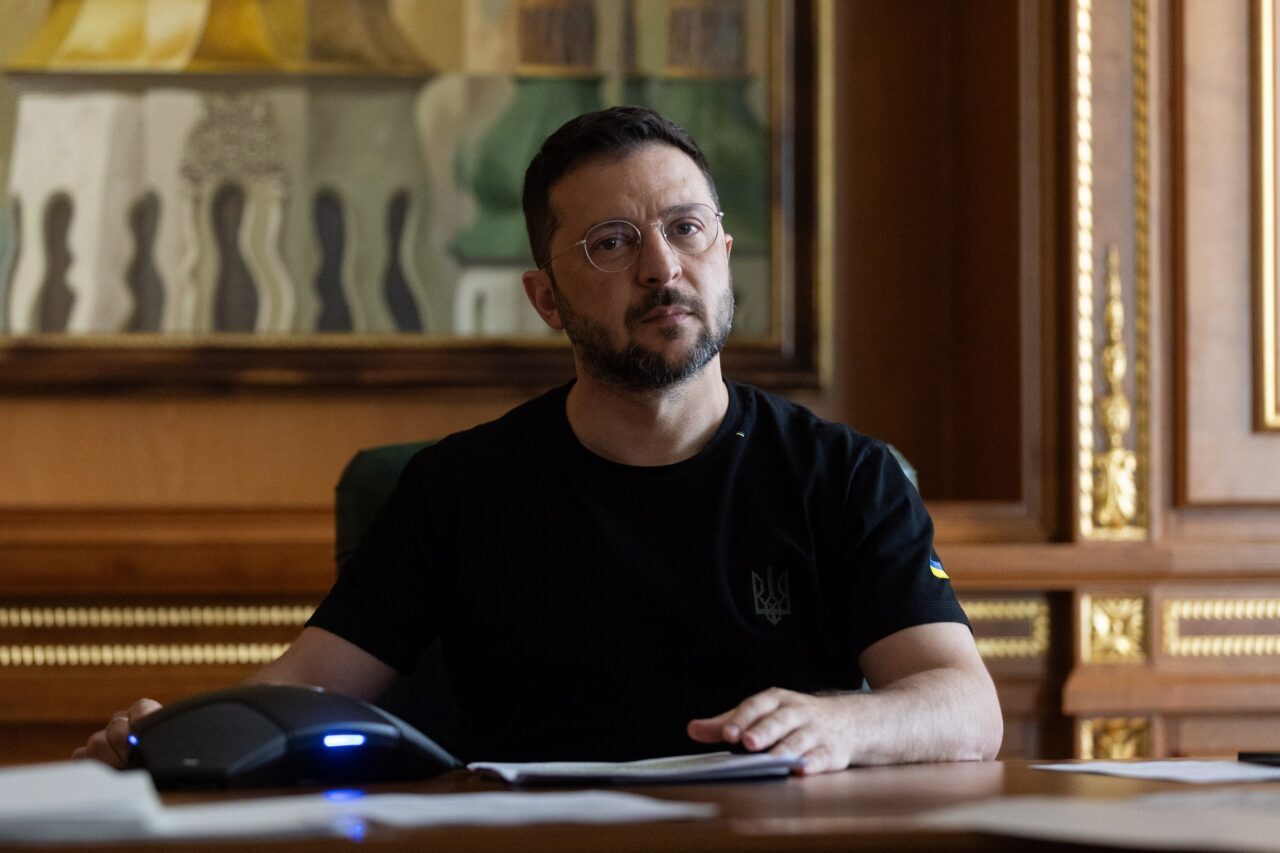 Zelenskiy: Rusya’nın petrol rafinerileri ve İHA tesislerini vurduk UKRAYNA, – UKRAYNA Devlet Başkanı Volodimir Zelenskiy, “Rusya’nın çeşitli bölgelerindeki