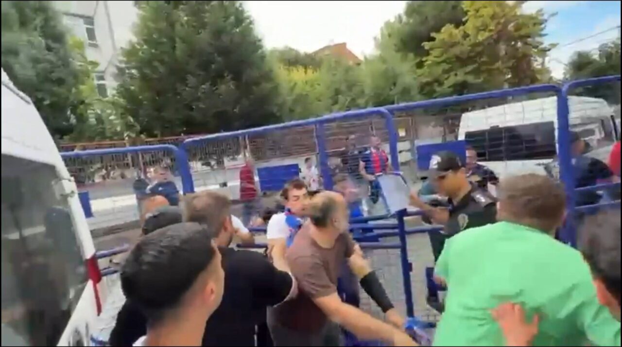 Ali Sencer ARSLAN/ZONGULDAK, – ZONGULDAK’ta Zonguldak Kömürspor ile Karabük İdman
