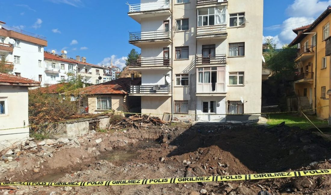 17 yıldır kayıp olan kadına ait, altında insan kemikleri bulunan ev kundaklanmış Umutcan ÖREN-Batuhan DURNAOĞLU/ANKARA, – ANKARA’da 17 yıl önce kaybolan Gülşen