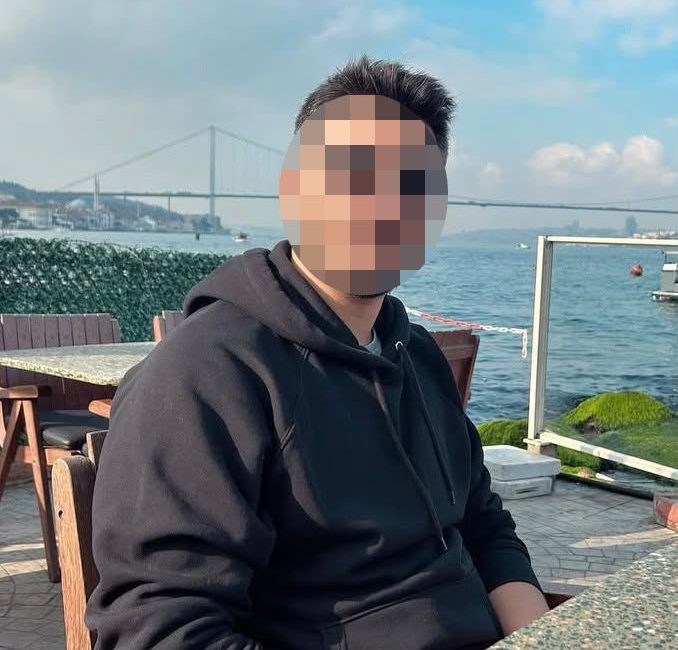 Emre ÖNCEL/SAMSUN, – SAMSUN’da, otomobilde karnından bıçak yarası ve bileğinde