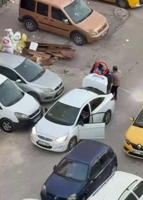 Adana’da tartıştıkları kişiyi otomobil bagajına koyup kaçırdılar ADANA, – ADANA’da bir kişi, henüz kimliği belirlenemeyen grup tarafından
