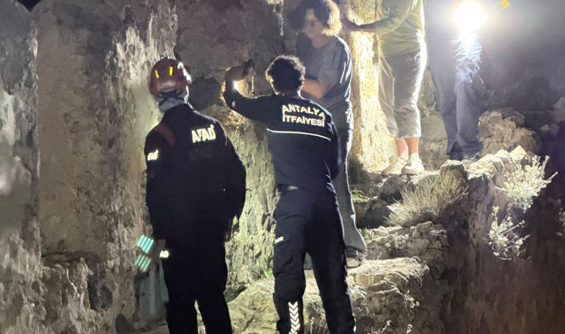 Erkan UYSAL/ALANYA, – ANTALYA’da Alanya Kalesi surlarına mahsur kalan Rus