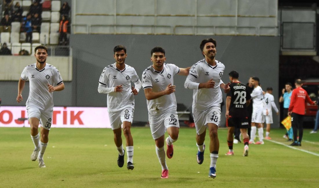 İZMİR, – 3’üncü Lig 2’nci Grup’ta son 2 maçında Eskişehirspor’a