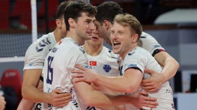 İZMİR, – EFELER Ligi’nde ilk 3 haftada Spor Toto’yu 3-2